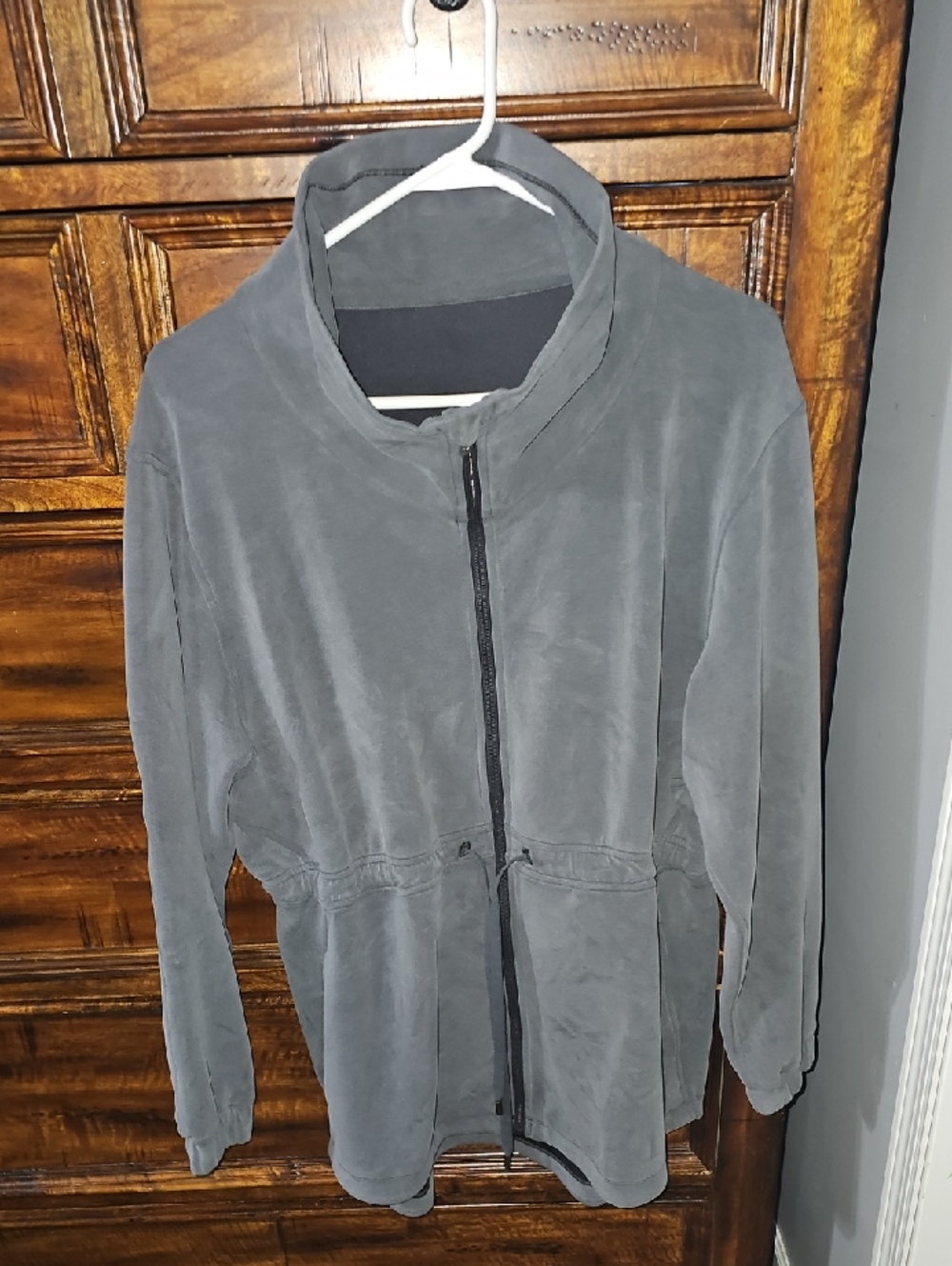 Lululemon Softstreme Long Cinchable Jacket. Womens Sz 10! Black/Gray!!!!